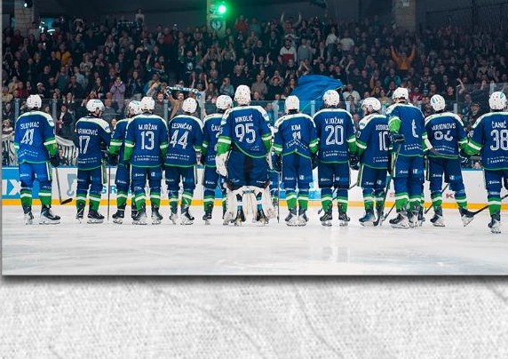 Postava KHL Siska na ledu prije utakmice
