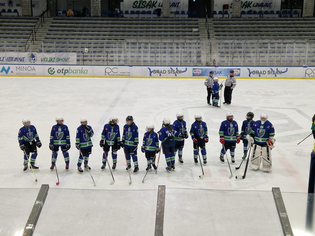 Seniorke KHL Sisak uvjerljivo pobijedile KHL Karlovac rezultatom 7:1